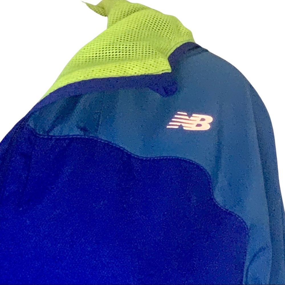 NEW BALANCE Running Jacket Lightweight Full Zip Hooded Active Windbreaker Size M - Picture 4 of 15
